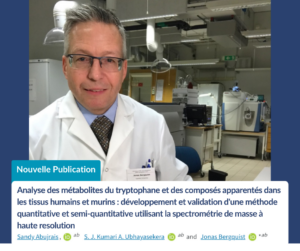 Le Dr Jonas Bergquist est photographié dans son laboratoire, portant une blouse de laboratoire. Sous l'image, le titre de la publication est affiché.